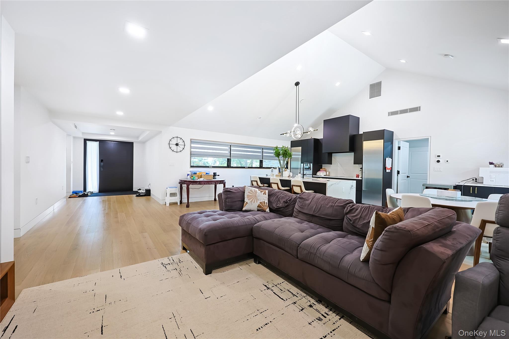 4th image of 5 Market Ln, North Hempstead, NY 11020 | MLS# 1039273