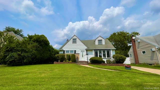 2nd image of 860 Helene St, Hempstead, NY 11793 | MLS# 1039304