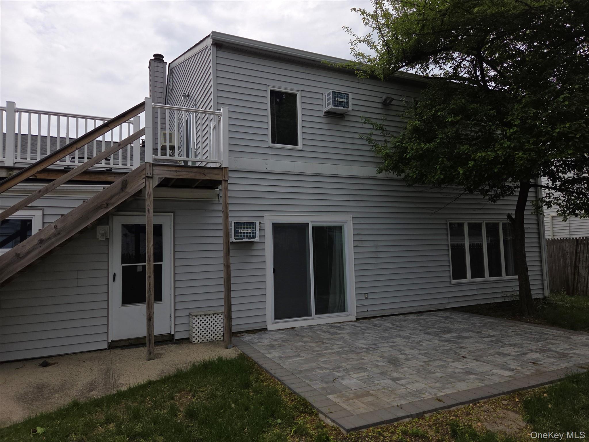 18th image of 20 Daisy Ln, Hempstead, NY 11756 | MLS# 1039332