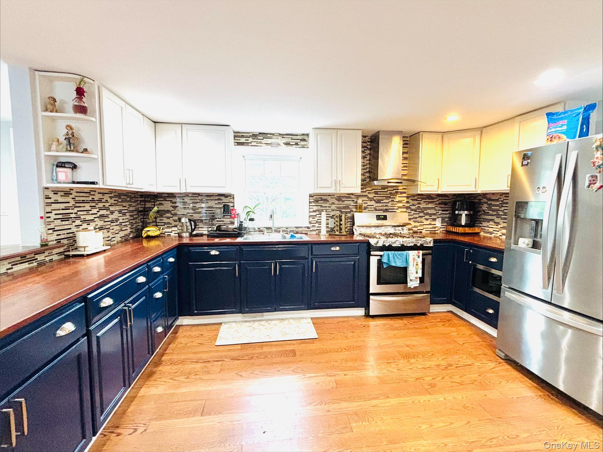 2nd image of 41 Carls Pl #41, Riverhead, NY 11901 | MLS# 1039340