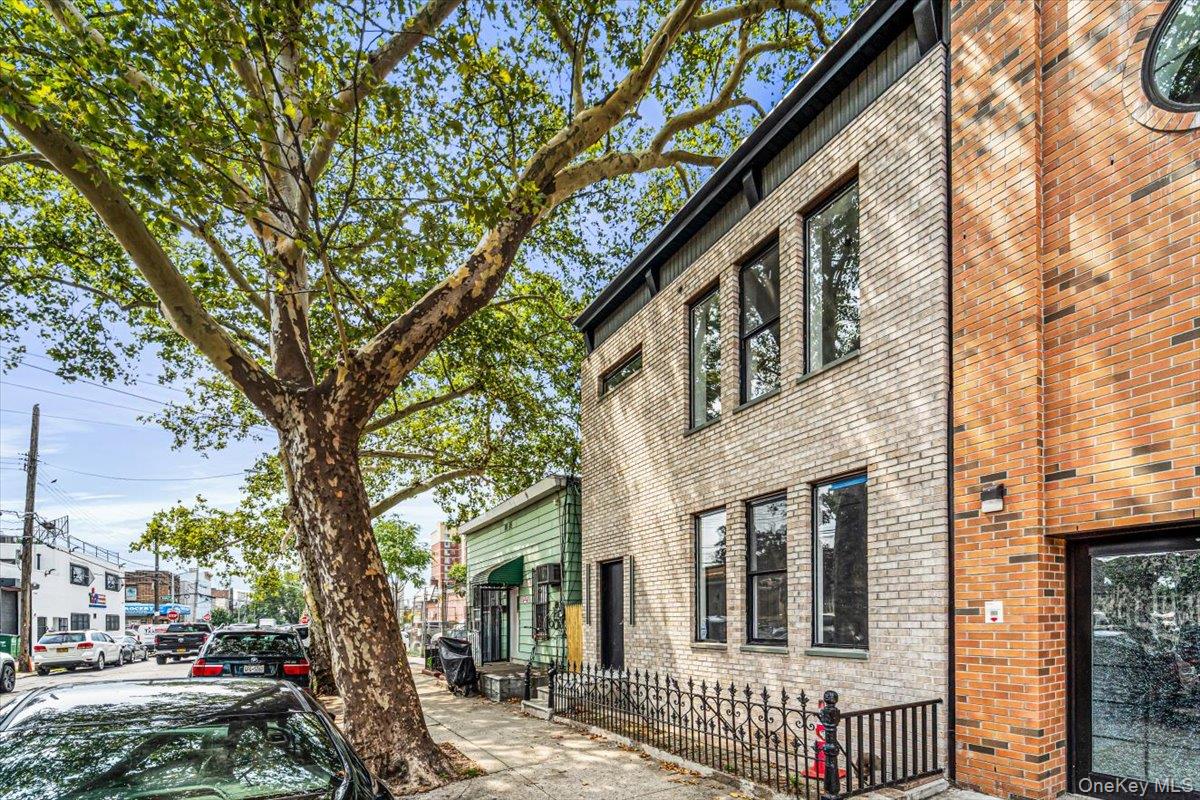 1st image of 5142 35th St, New York, NY 11101 | MLS# 1039374