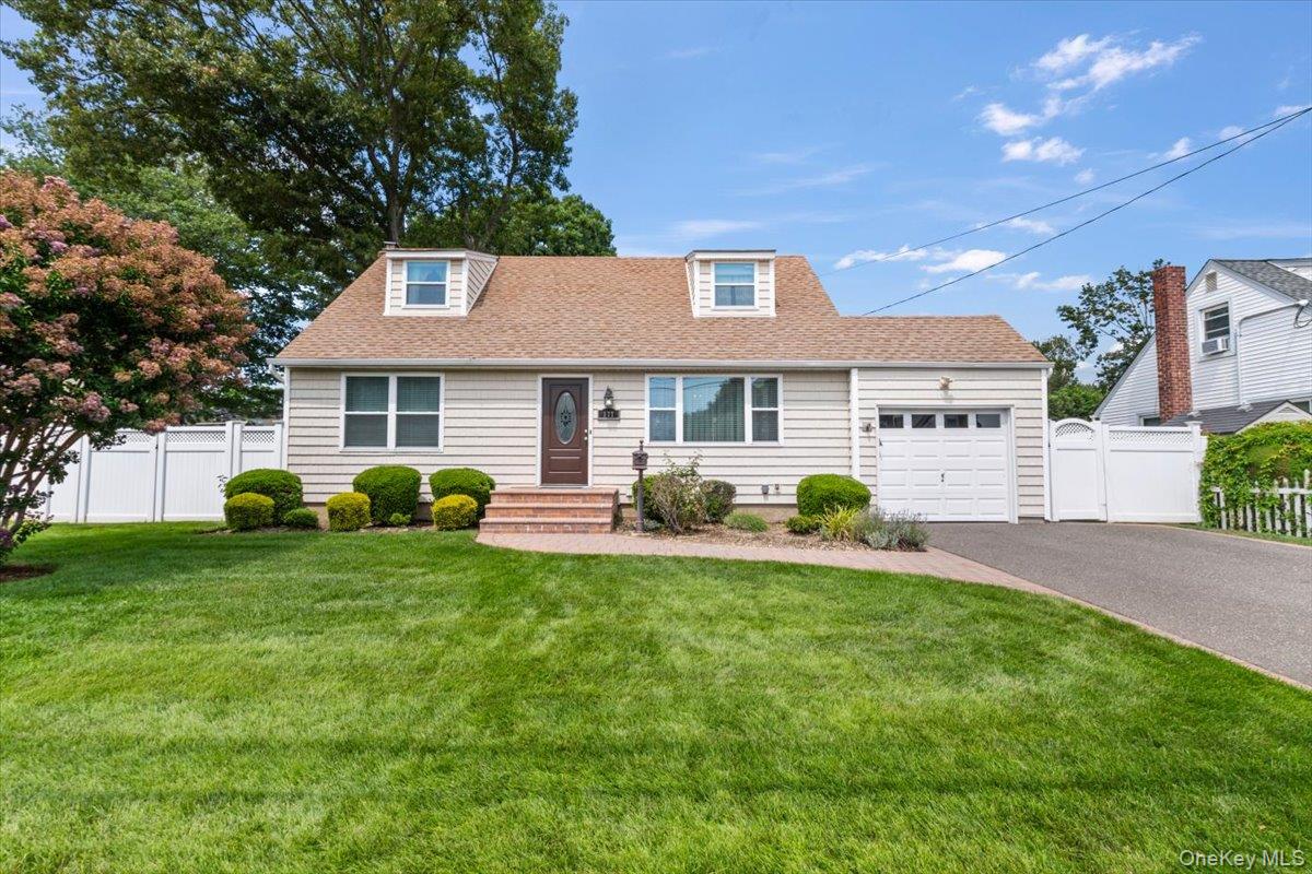 1st image of 177 N Queens Ave, Oyster Bay, NY 11758 | MLS# 1039390