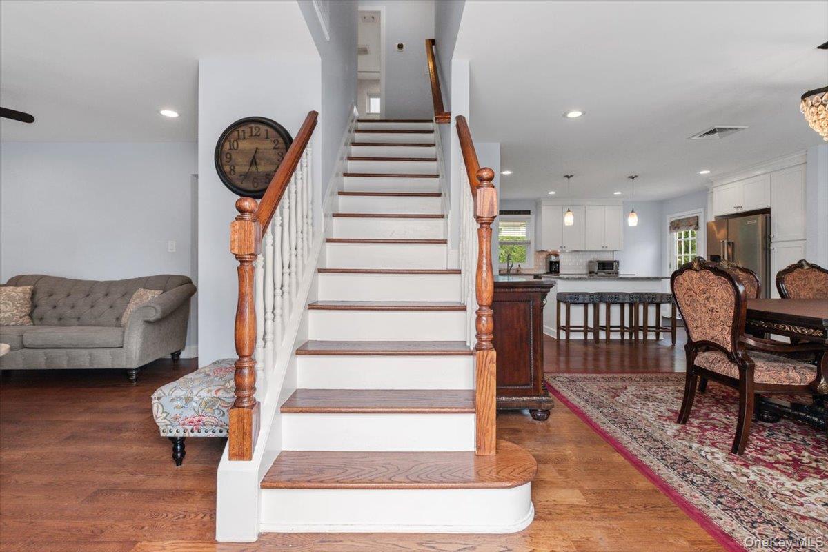3rd image of 177 N Queens Ave, Oyster Bay, NY 11758 | MLS# 1039390
