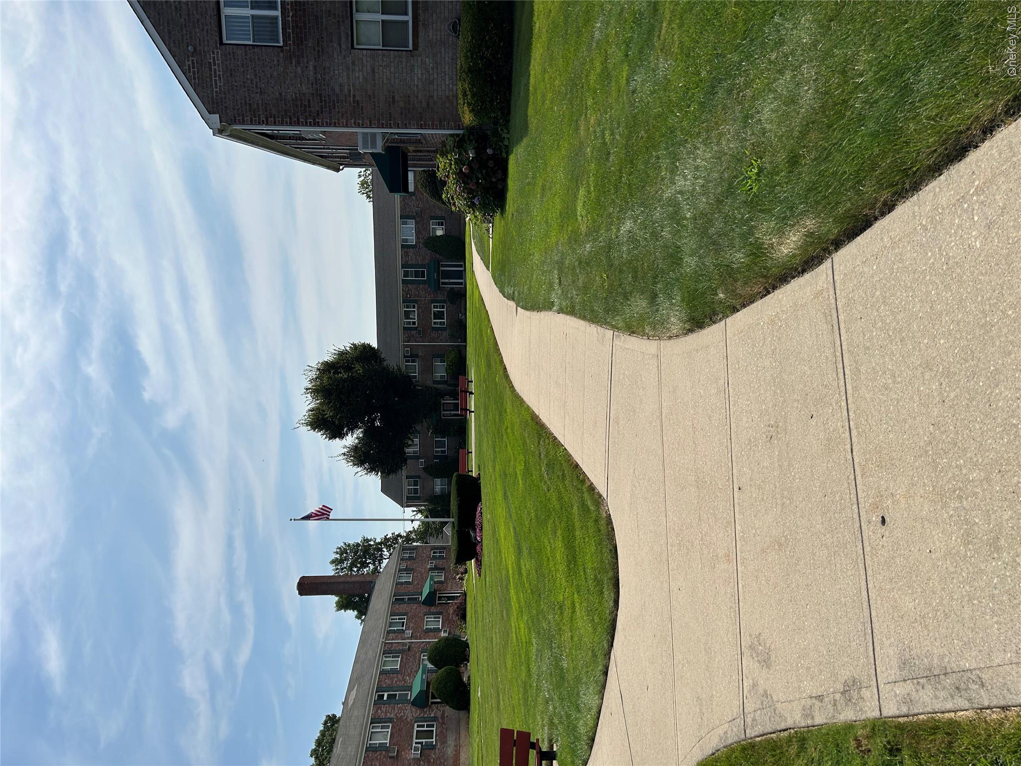 2nd image of 1027 Fenwood Dr #3, Hempstead, NY 11580 | MLS# 1039394