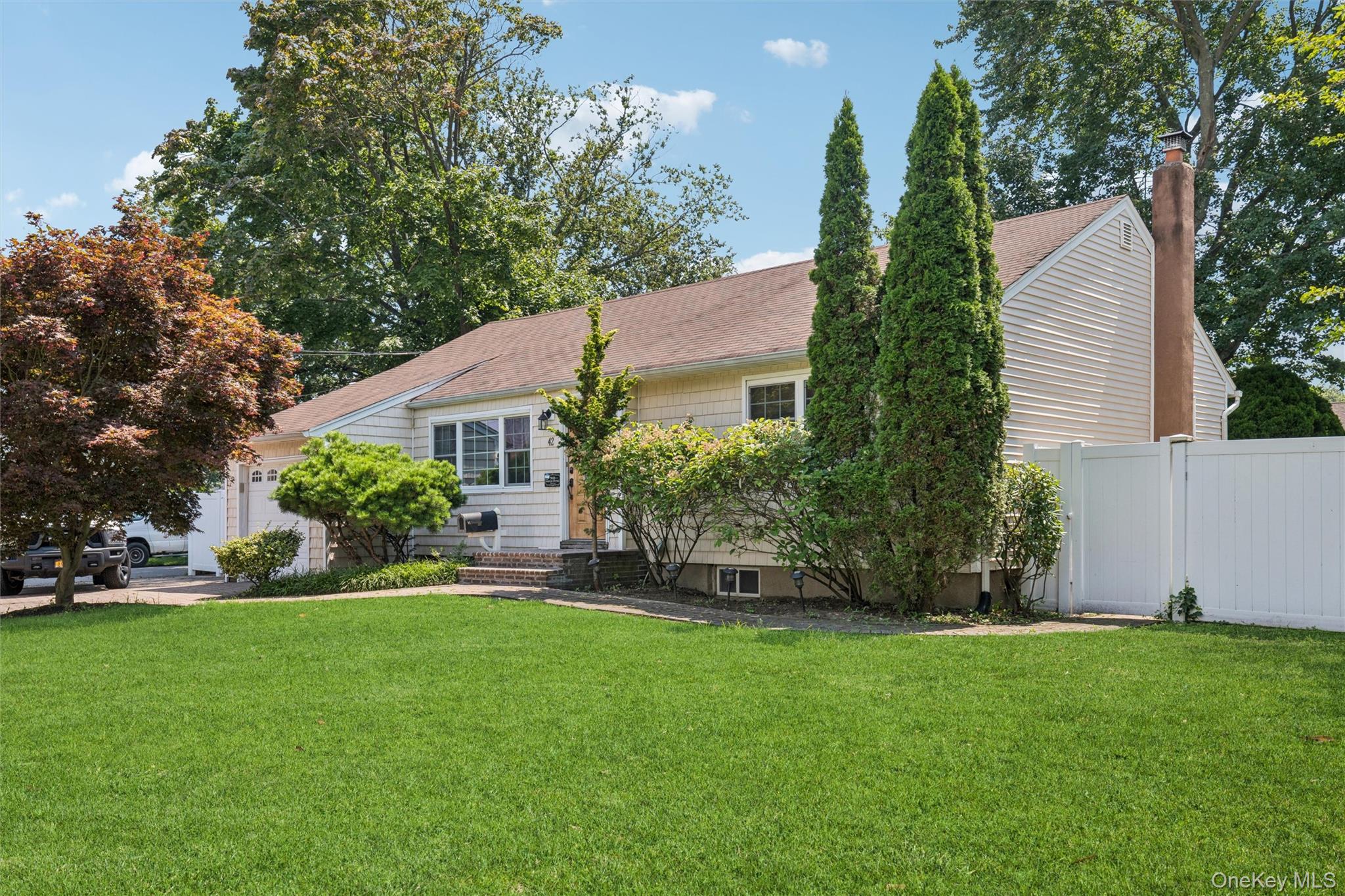 1st image of 42 Lexington Ave, Babylon, NY 11704 | MLS# 1039465