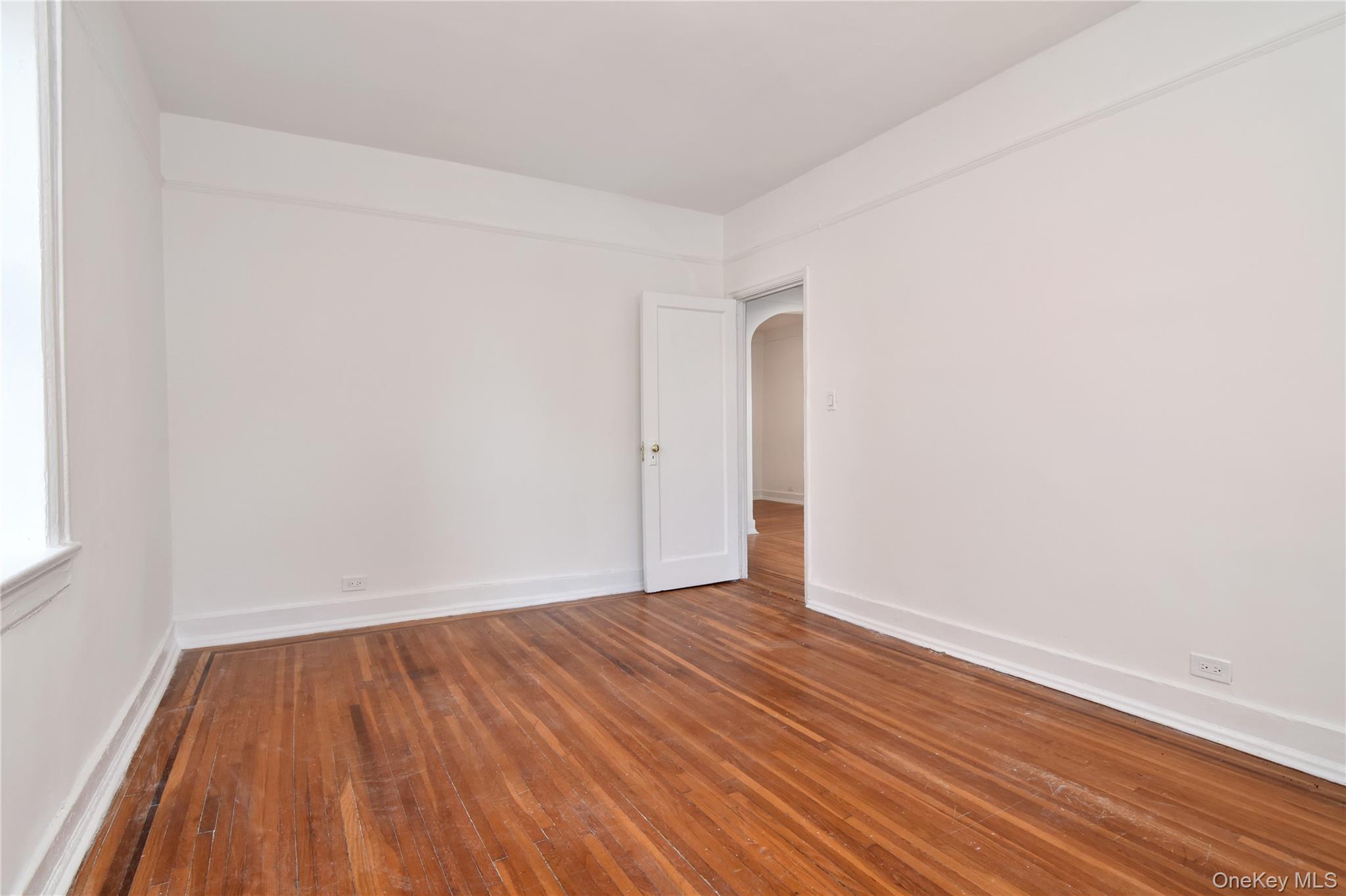 2nd image of 590 E 3Rd St, Mount Vernon, NY 10553