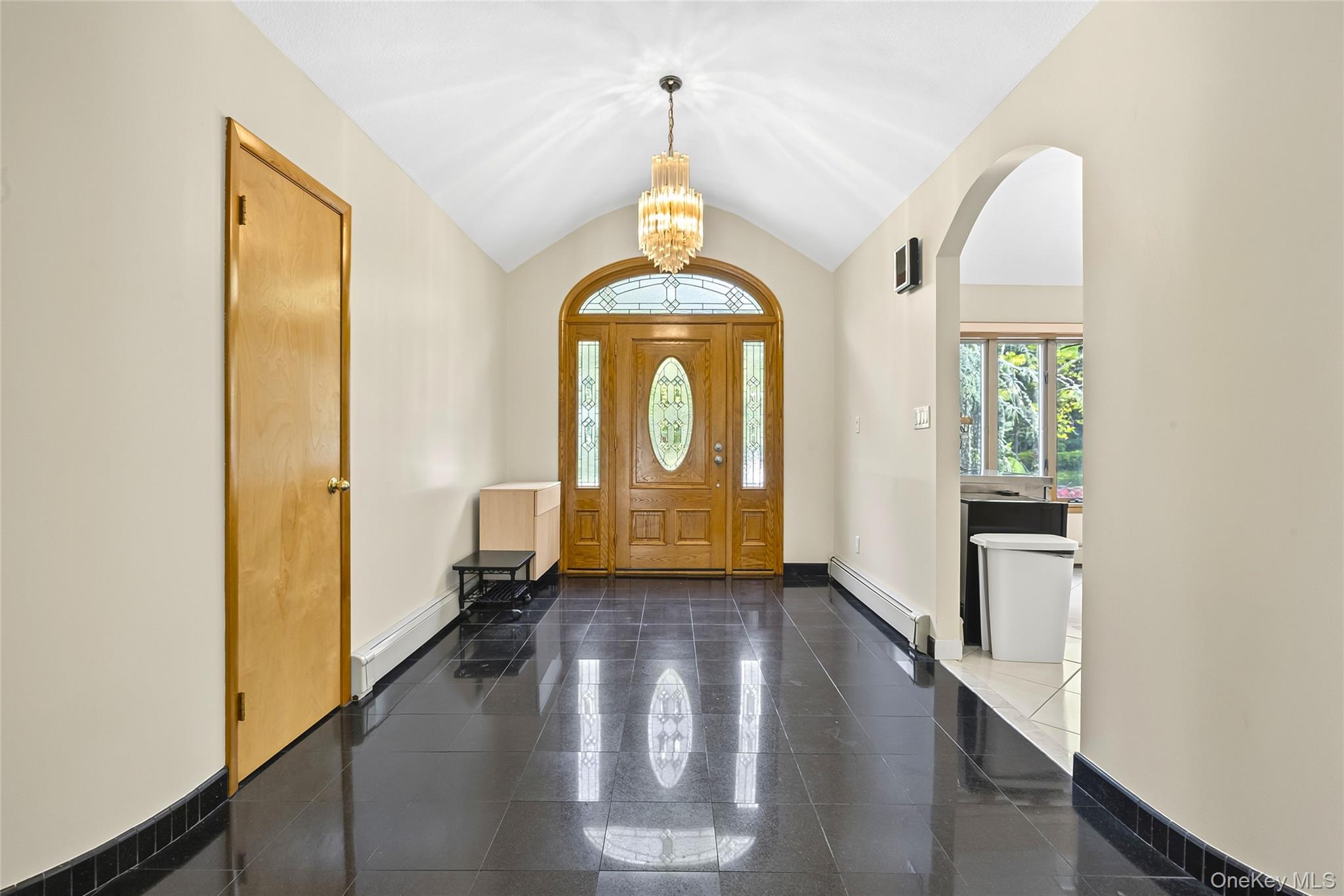 4th image of 22 Penn Dr, Huntington, NY 11746 | MLS# 1039503