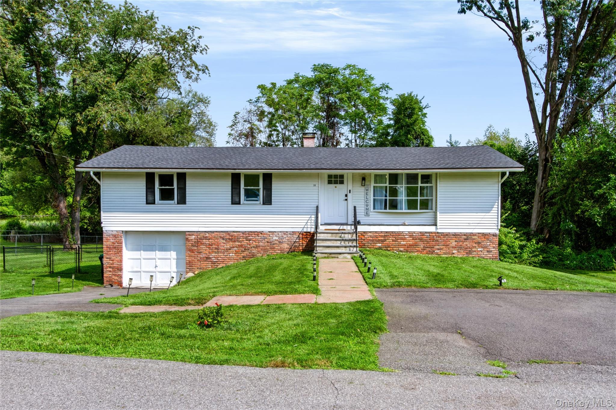 2nd image of 20 Seneca Ln, Marlboro, NY 12547 | MLS# 1039514