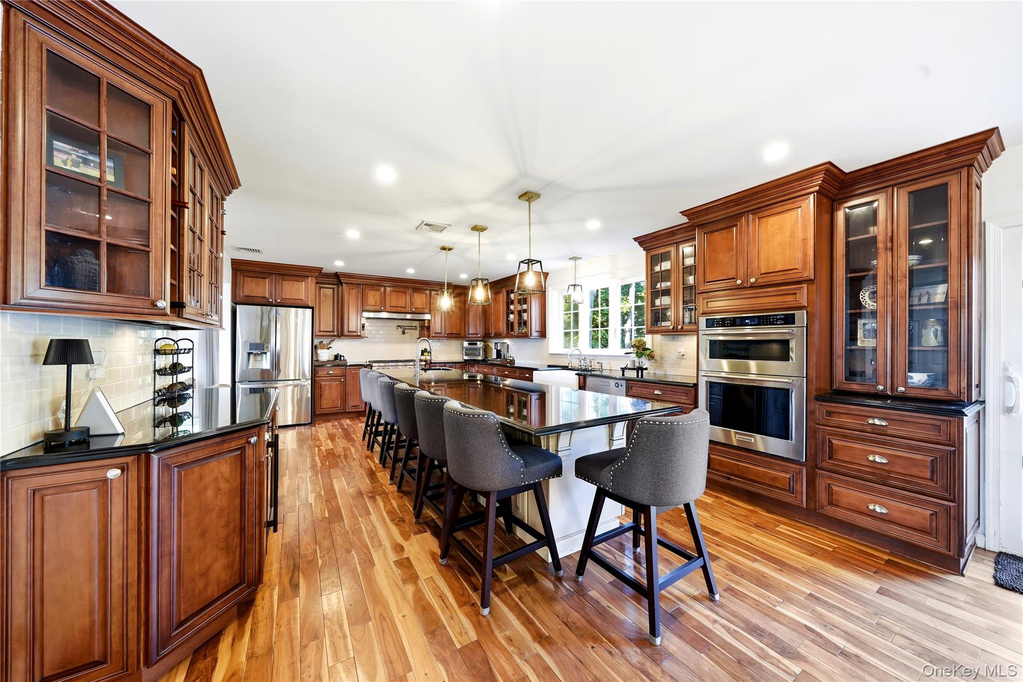 3rd image of 1536 Winganhauppauge Rd, Islip, NY 11751 | MLS# 1039534