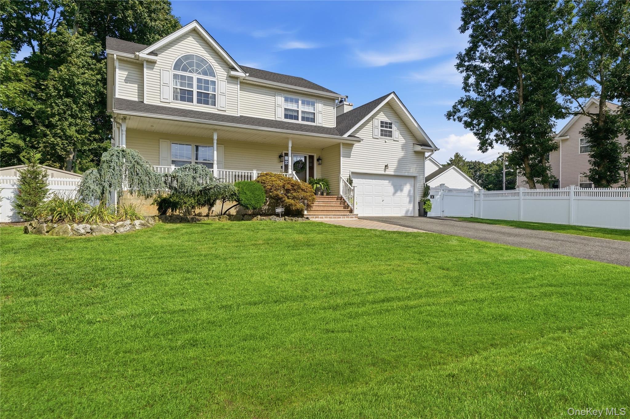 2nd image of 1536 Winganhauppauge Rd, Islip, NY 11751 | MLS# 1039534