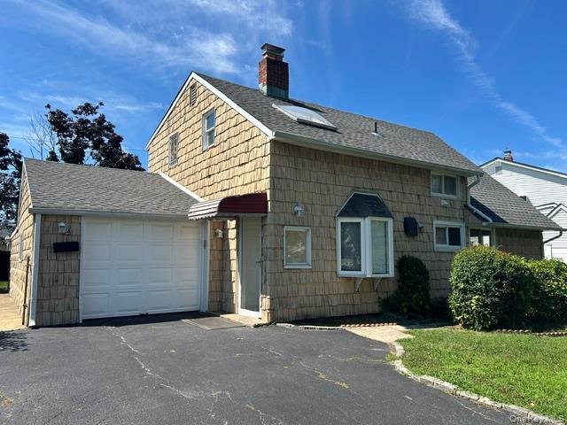 2nd image of 14 Cinder Ln, Oyster Bay, NY 11801 | MLS# 1039546
