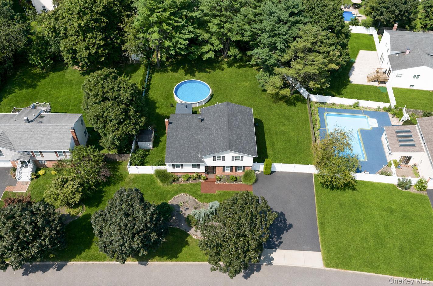 4th image of 3 Humming Ln, Brookhaven, NY 11727 | MLS# 1039557