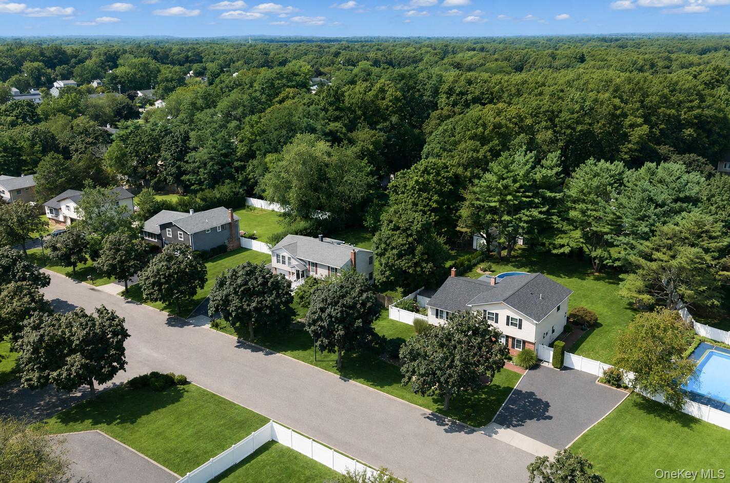 5th image of 3 Humming Ln, Brookhaven, NY 11727 | MLS# 1039557
