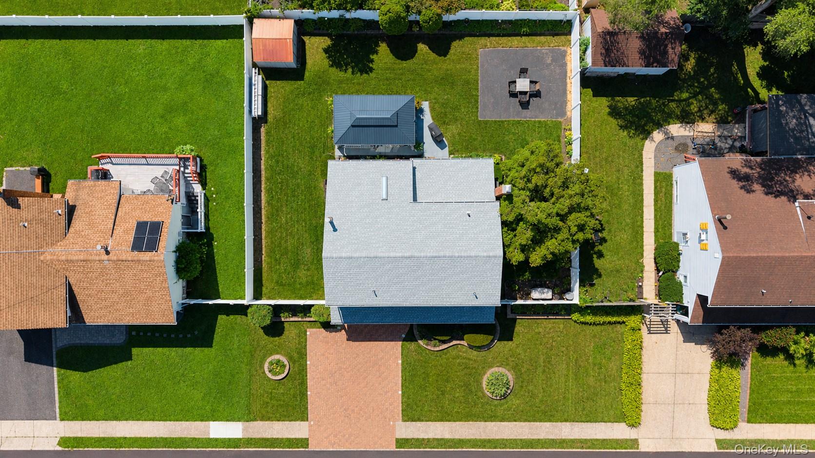 4th image of 164 Bark Ave, Islip, NY 11722 | MLS# 1039558