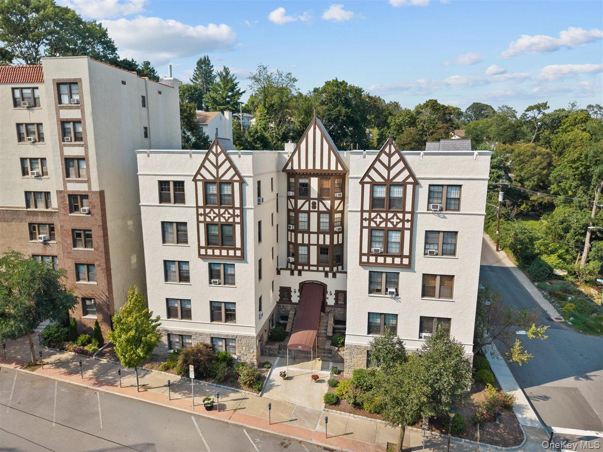 2nd image of 26 Pondfield Rd, Yonkers, NY 10708