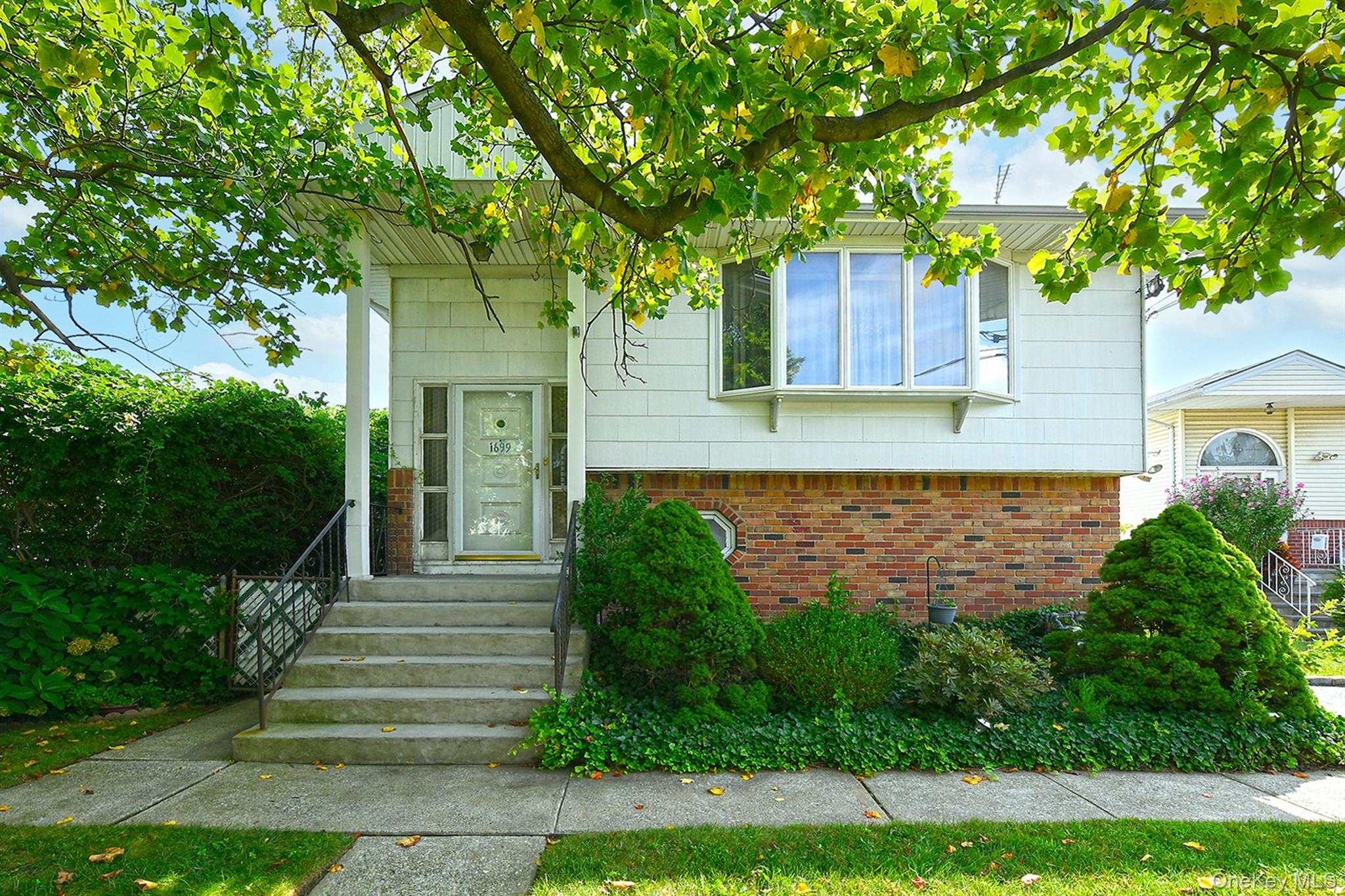 2nd image of 1699 Meadowbrook Rd, Hempstead, NY 11566 | MLS# 1039593