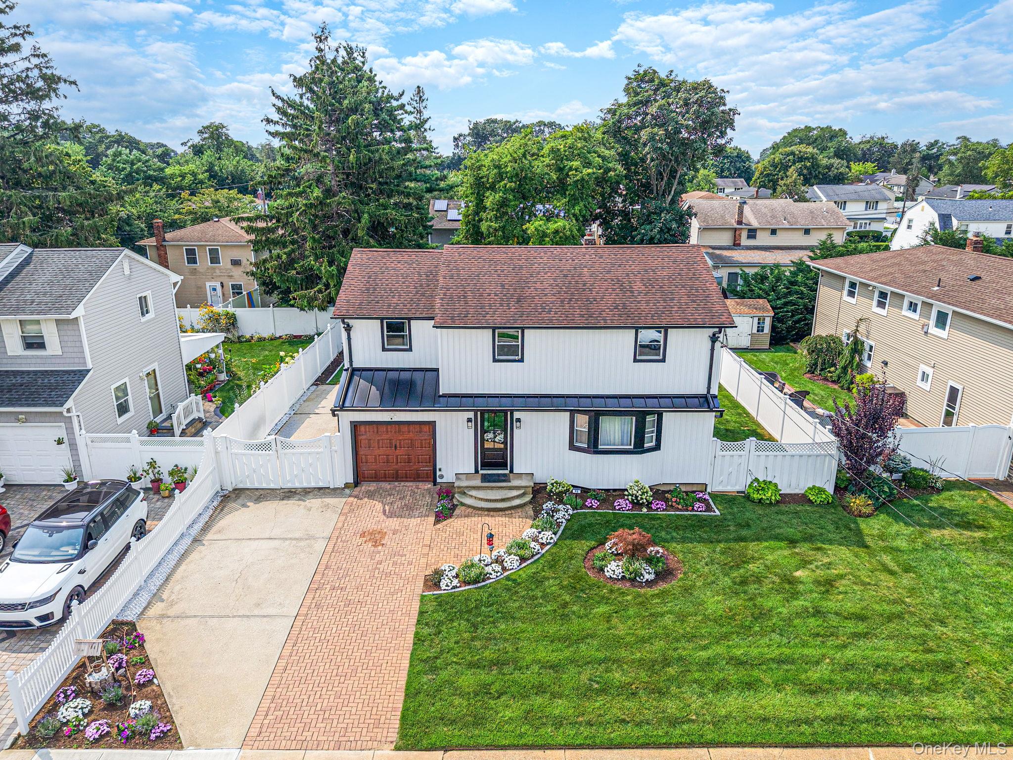40th image of 95 Colonial Dr, Oyster Bay, NY 11758 | MLS# 1039621