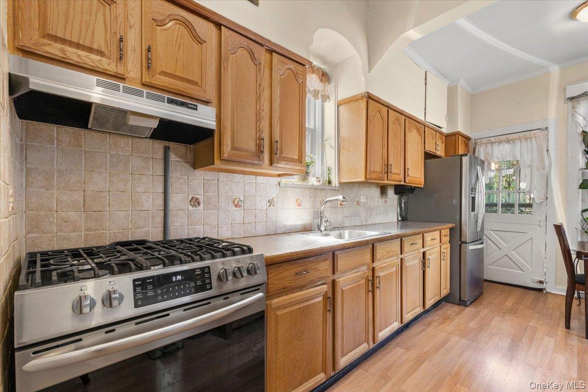 5th image of 3713 Willett Ave, New York, NY 10467 | MLS# 1039627