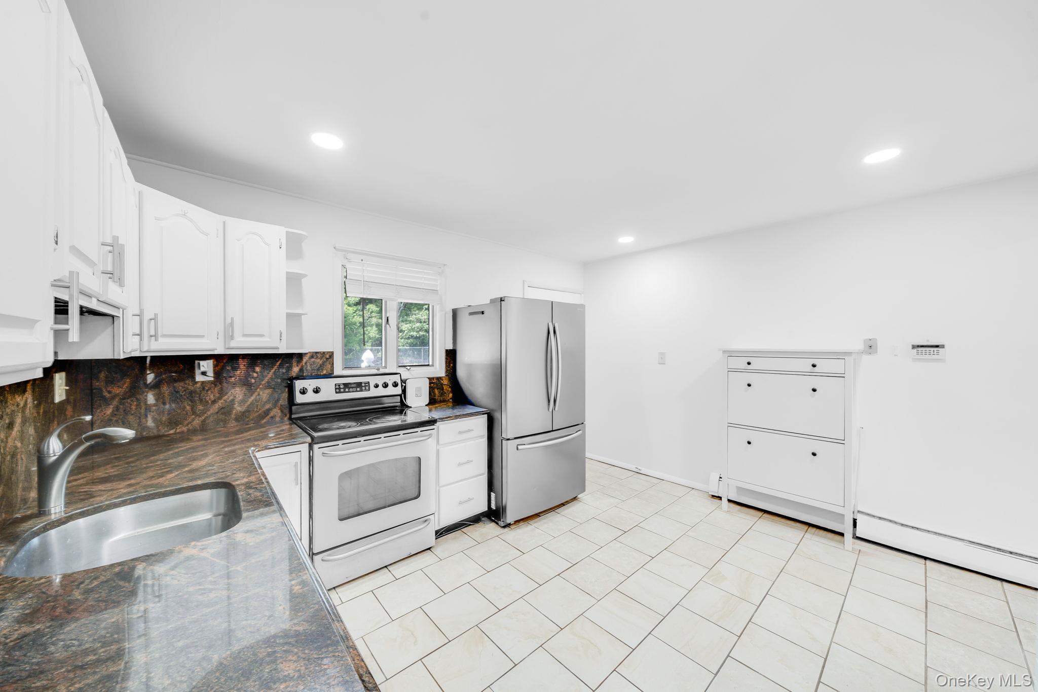 2nd image of 201 Acre Ln, Oyster Bay, NY 11801 | MLS# 1039642