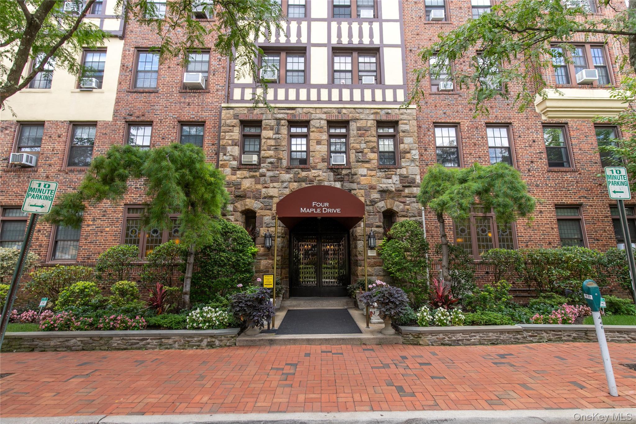 1st image of 4 Maple Dr #6-I, North Hempstead, NY 11021 | MLS# 1039649