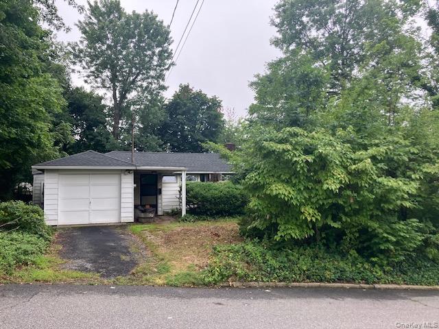 2nd image of 35 Washington Ave, Oyster Bay, NY 11545 | MLS# 1039687