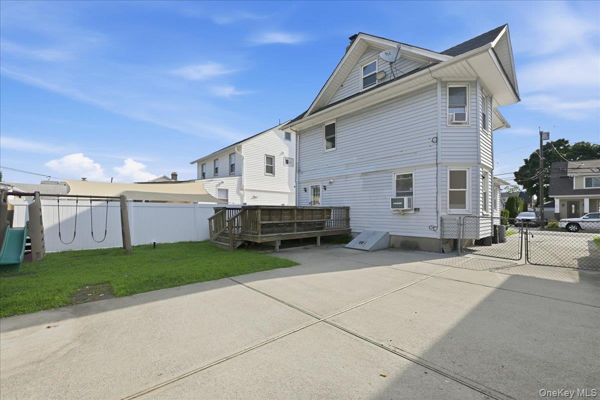25th image of 100 Spruce St, Hempstead, NY 11552 | MLS# 1039713