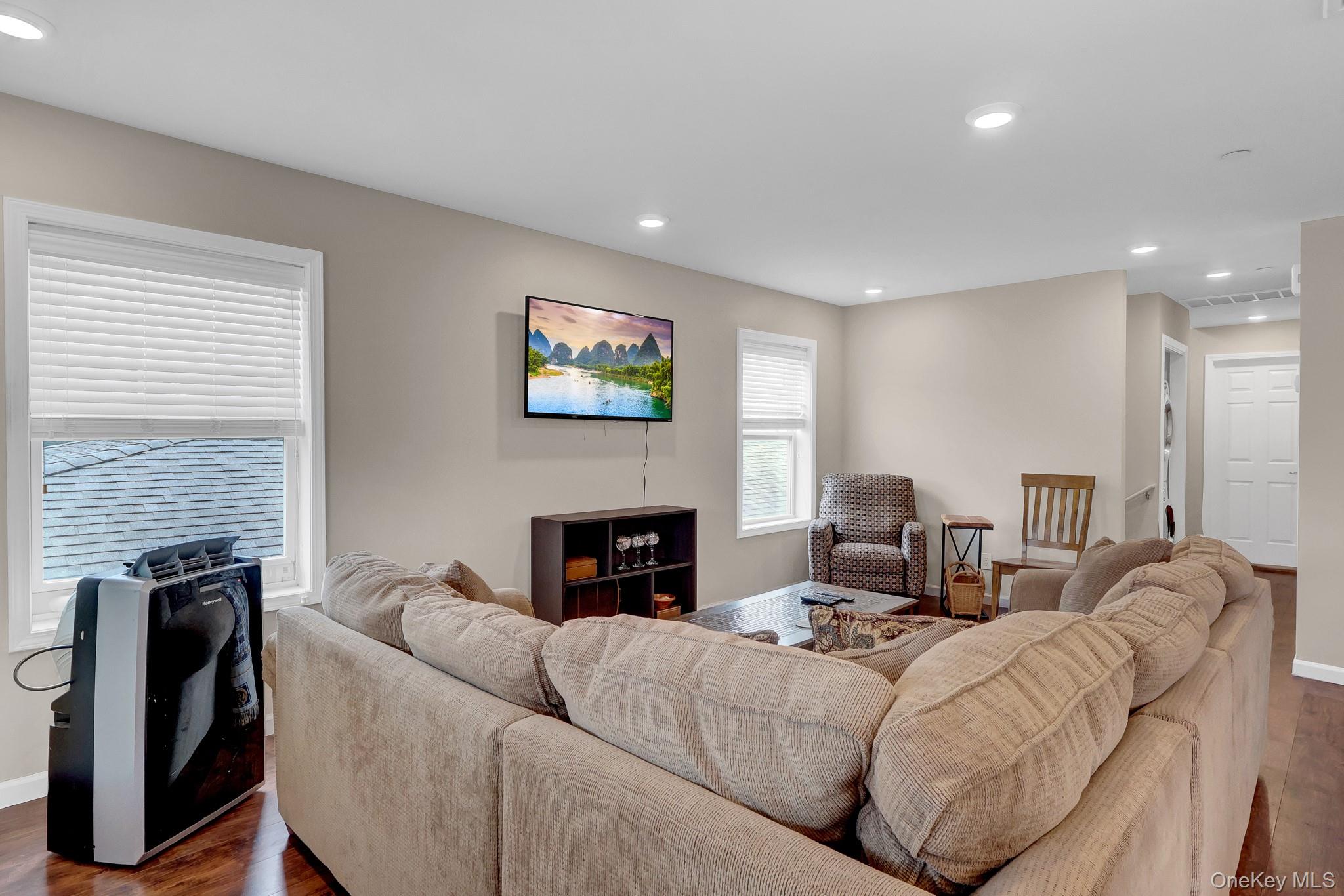 Photo 5 of Single family home for sale at 72 Arizona Ave, Long Beach, NY 11561 | MLS# 1039719 | Listing updated on 2026-09-05