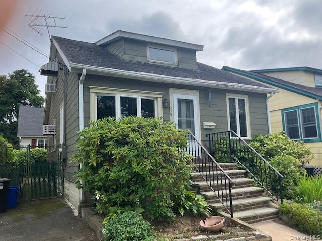 2nd image of 233 8th Ave, Oyster Bay, NY 11579 | MLS# 1039720