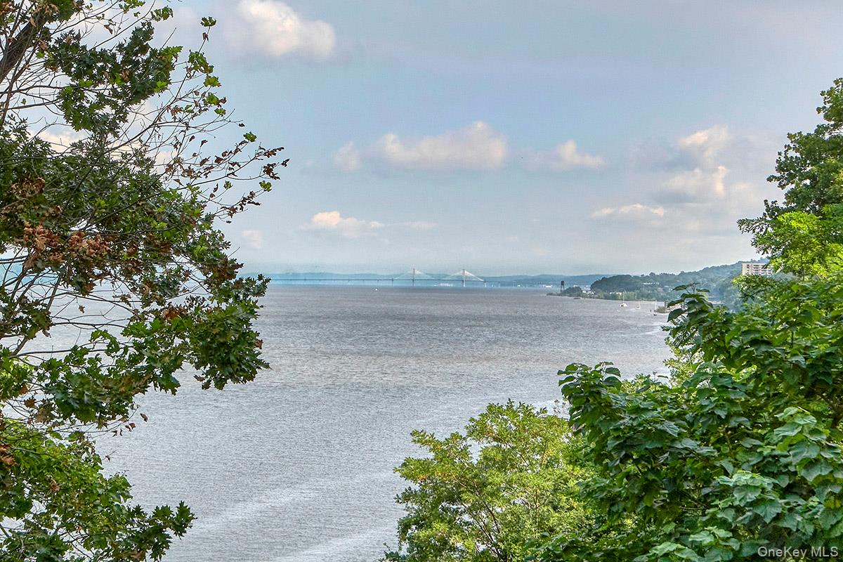 5th image of 709 Warburton Ave #2F, Yonkers, NY 10701 | MLS# 1039728