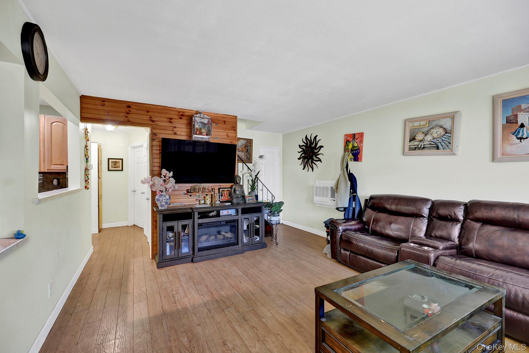 2nd image of 1537 Madison St, Hempstead, NY 11003 | MLS# 1039752