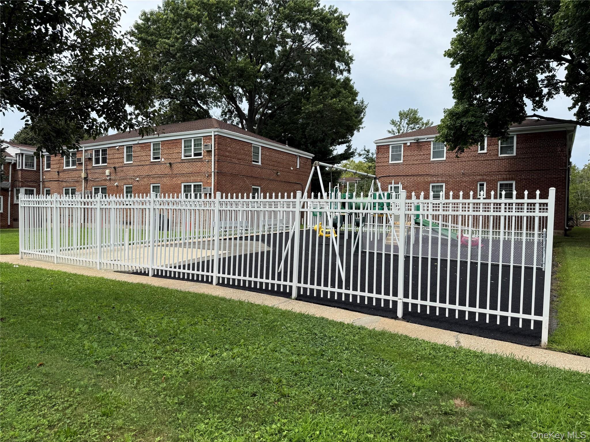 2nd image of 226-09 Union Turnpike, New York, NY 11364