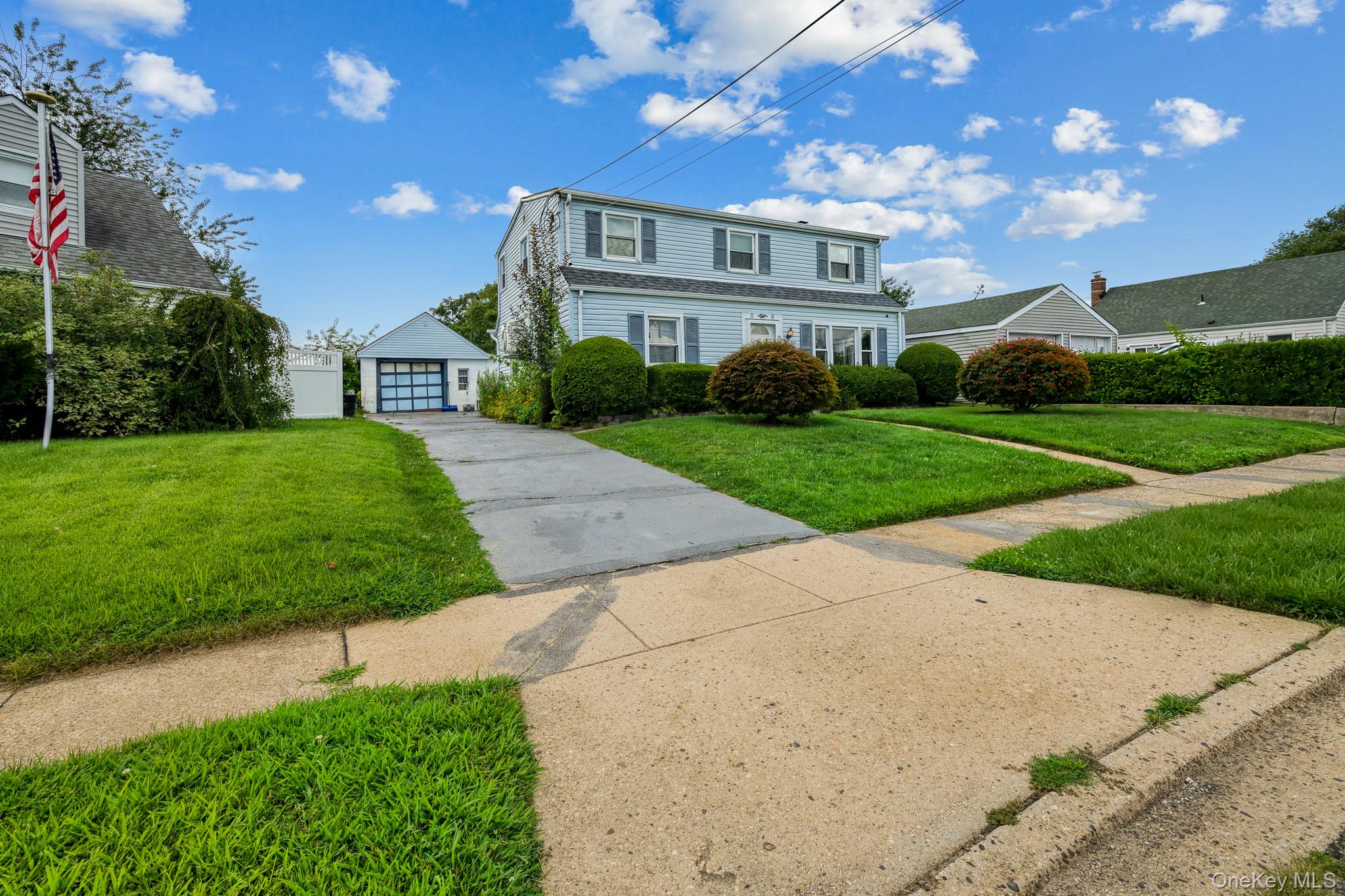 4th image of 10 Park Ct, Oyster Bay, NY 11735 | MLS# 1039758