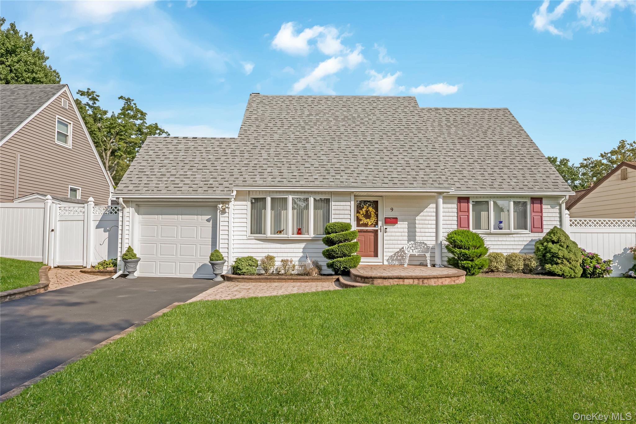 1st image of 9 Linwood Ave, Oyster Bay, NY 11735 | MLS# 1039800
