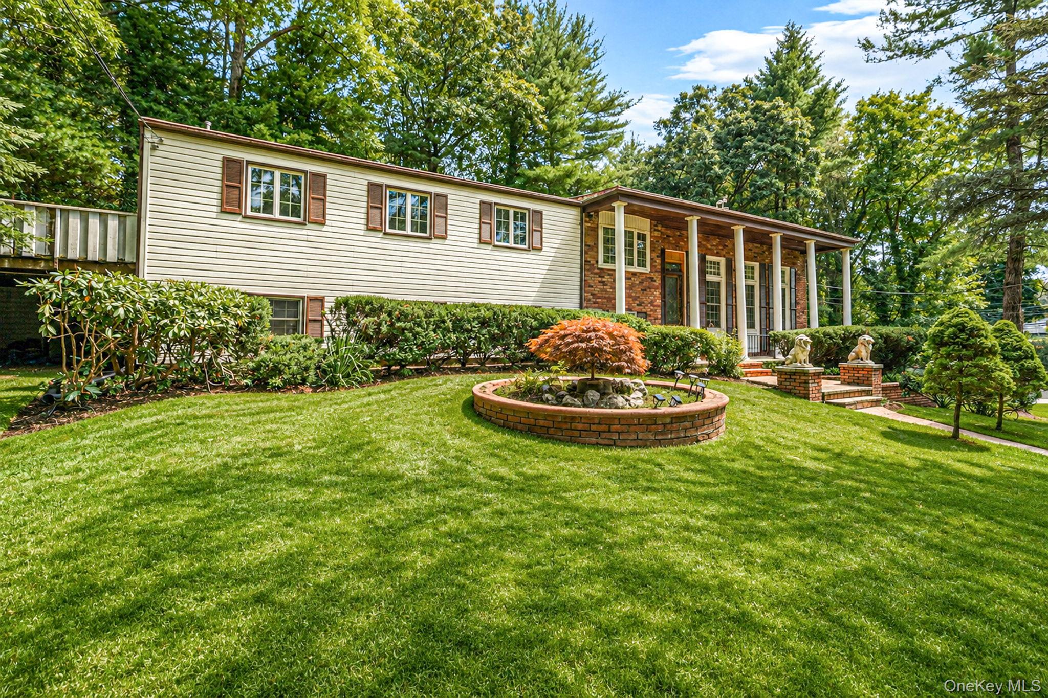 3rd image of 23 Colonial Dr, Smithtown, NY 11787 | MLS# 1039816