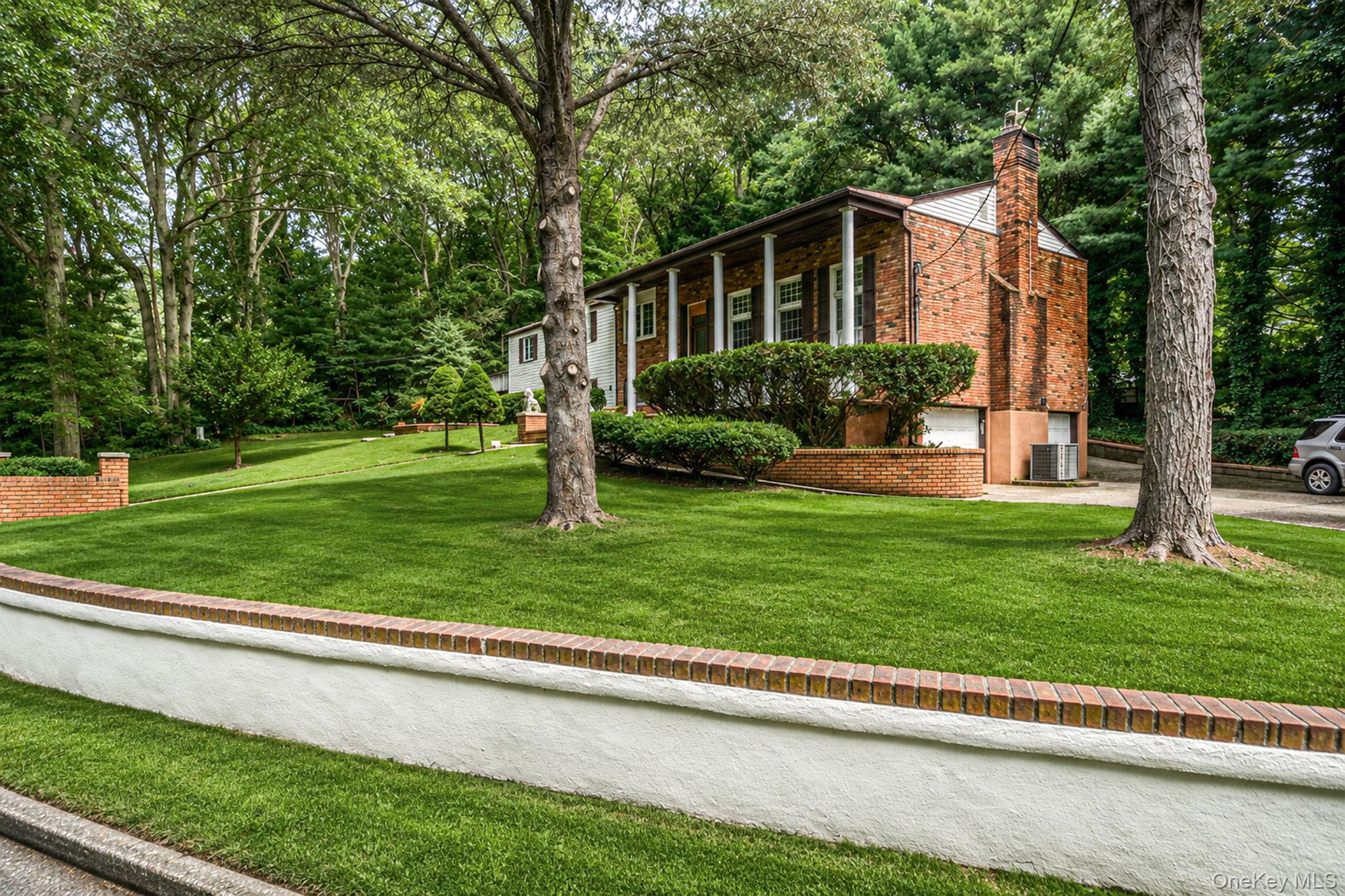 4th image of 23 Colonial Dr, Smithtown, NY 11787 | MLS# 1039816