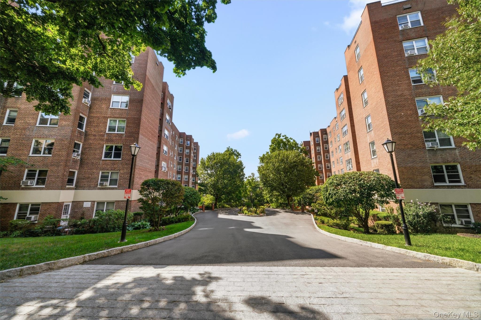 3rd image of 280 Collins Ave, Mount Vernon, NY 10550