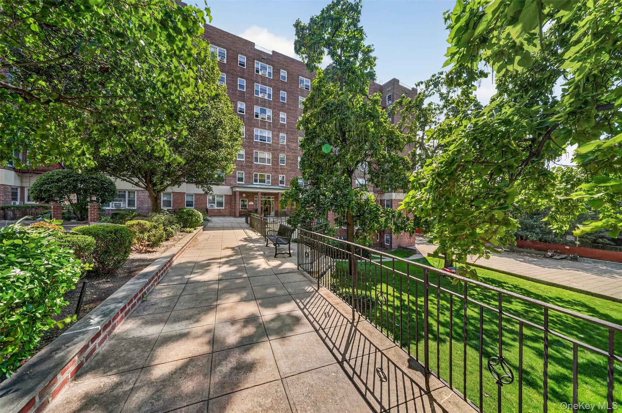 4th image of 280 Collins Ave, Mount Vernon, NY 10550