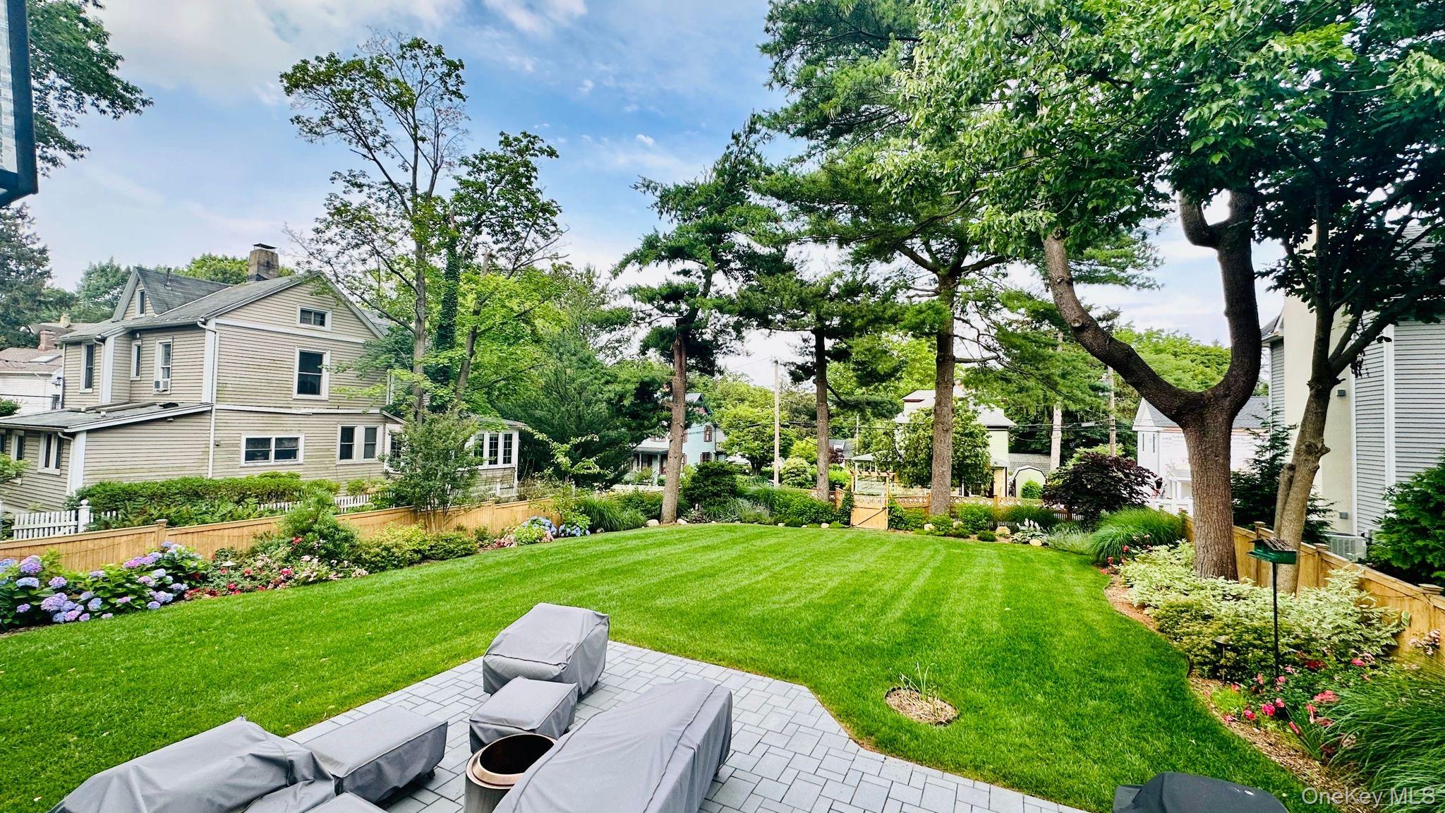 3rd image of 18 20Th Ave, Oyster Bay, NY 11579 | MLS# 1039834