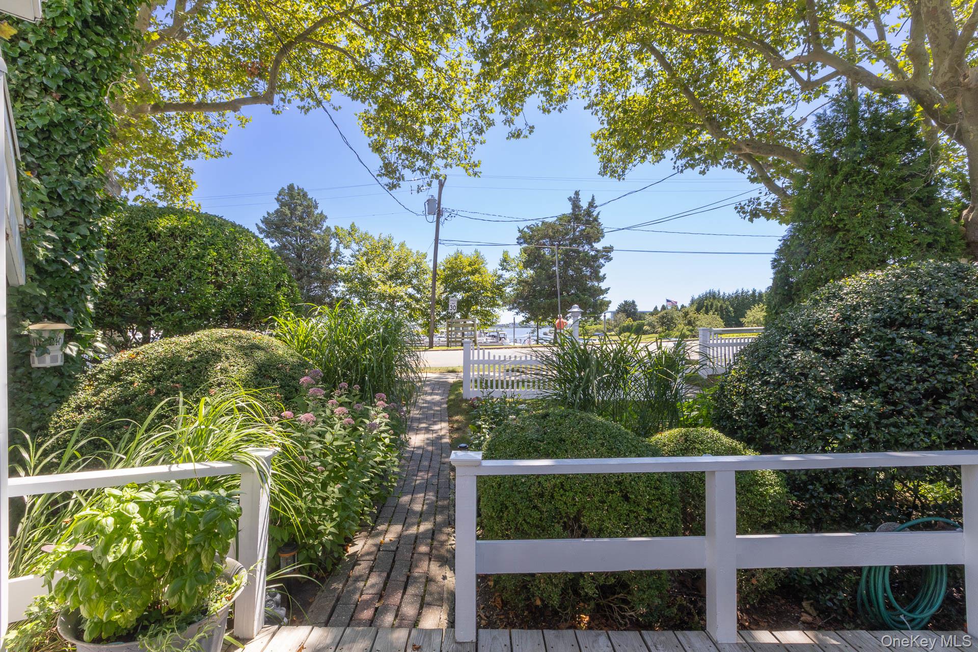 3rd image of 35 Library Ave, Southampton, NY 11968