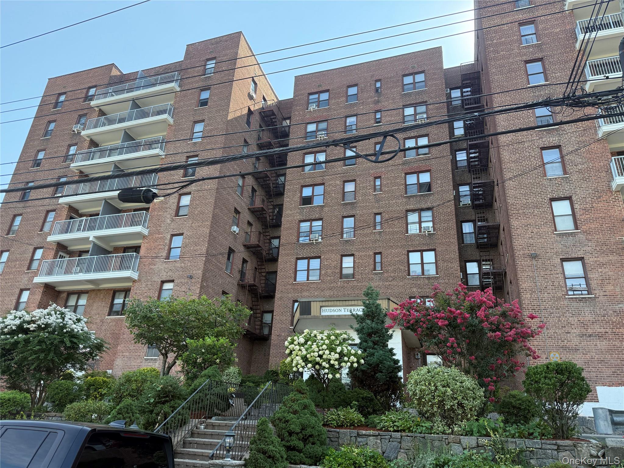 2nd image of 650 Warburton, Yonkers, NY 10701