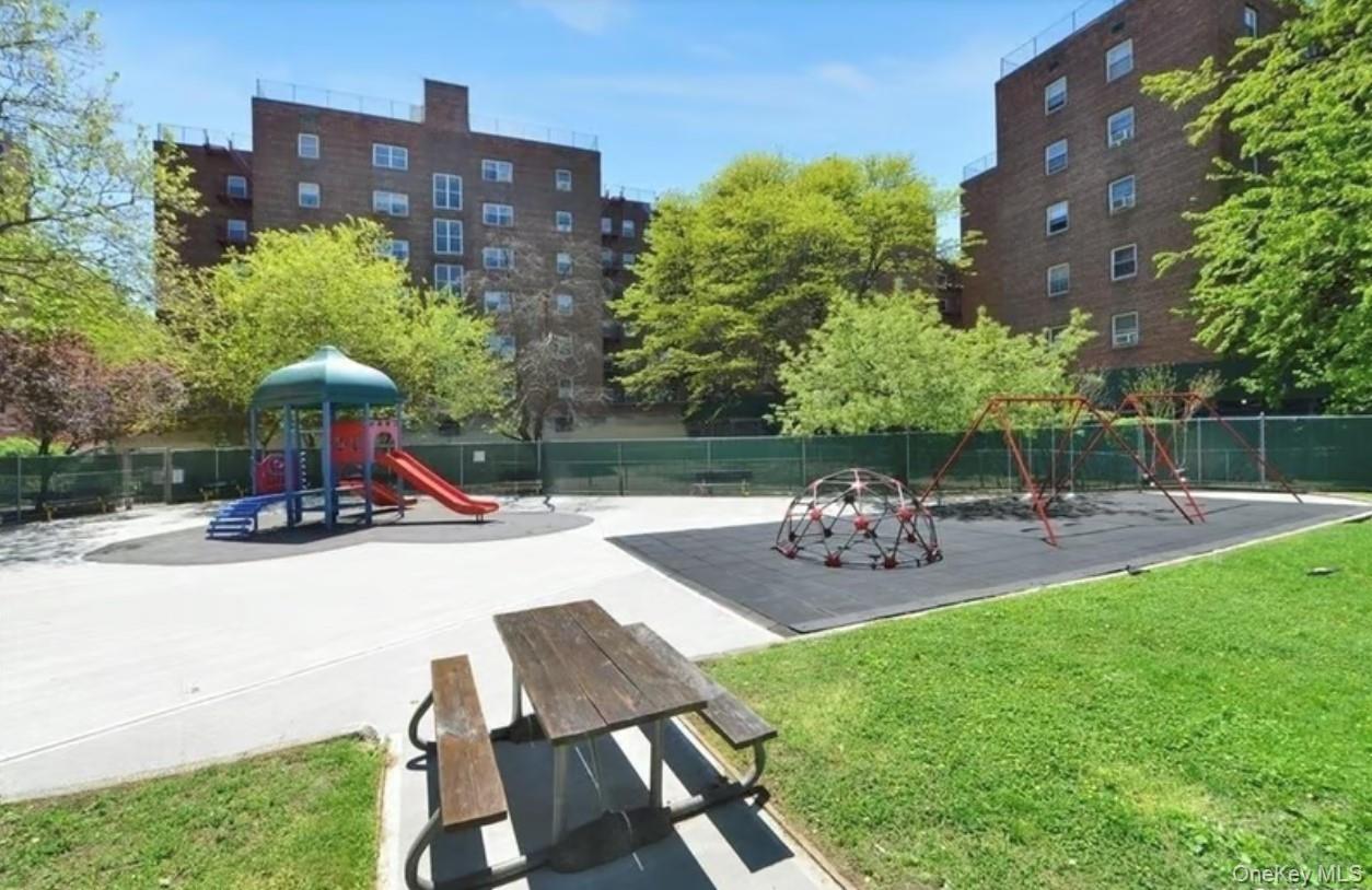 2nd image of The Arlington, New York, NY 11435
