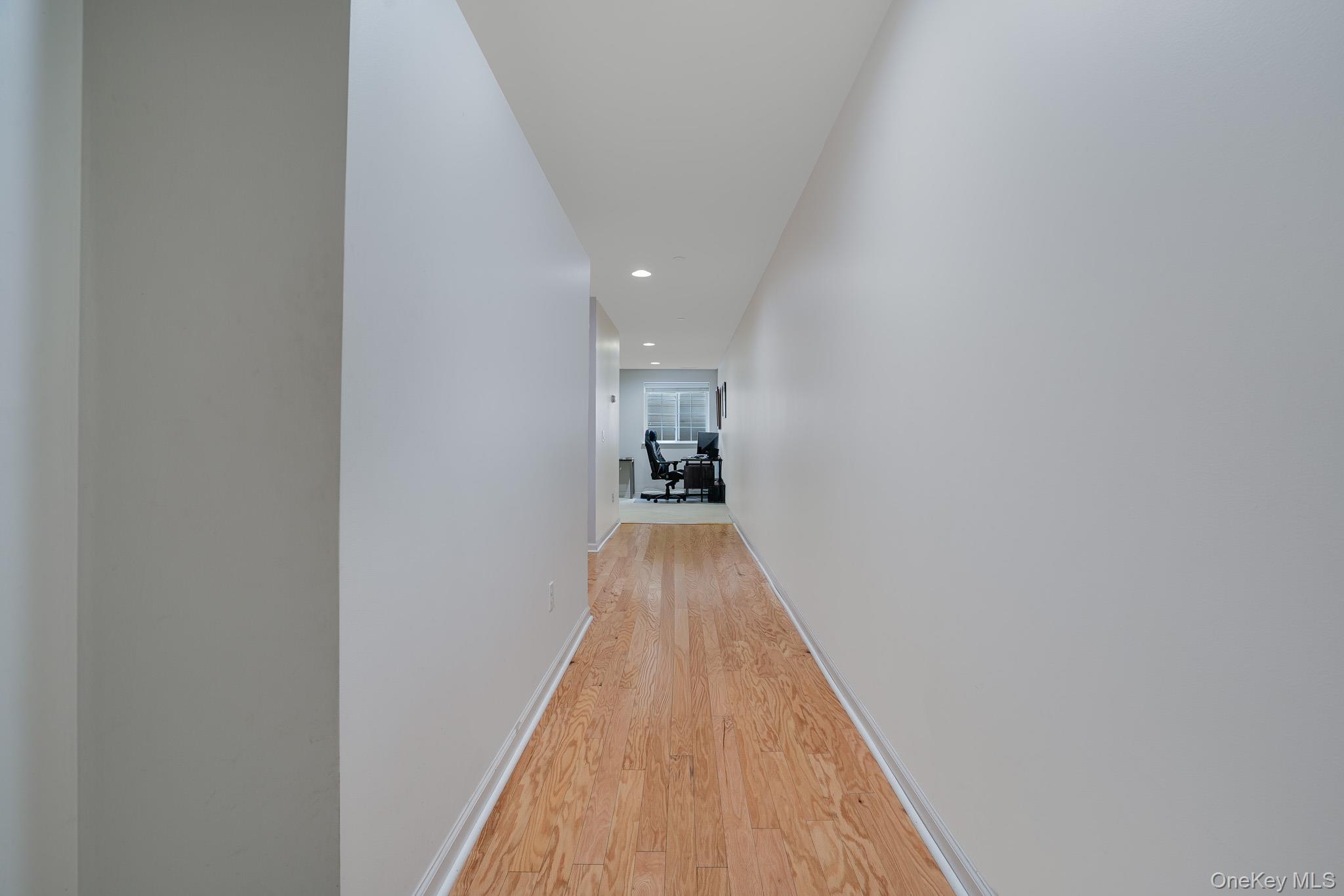 4th image of 303 Bridgeview Dr, Poughkeepsie, NY 12601 | MLS# 1039912