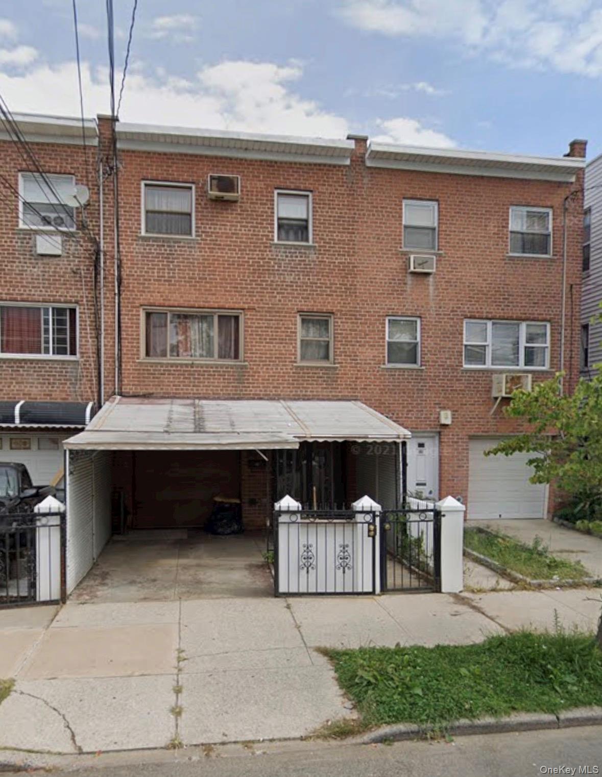 1st image of 939 E 229th St, New York, NY 10466 | MLS# 1039967