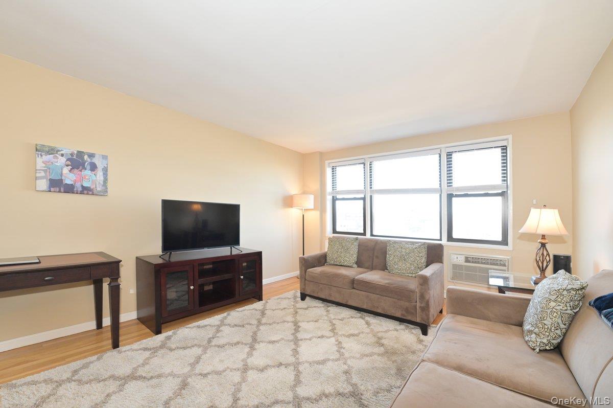 2nd image of 2 Birchwood Ct #5H, Hempstead, NY 11501 | MLS# 1039978