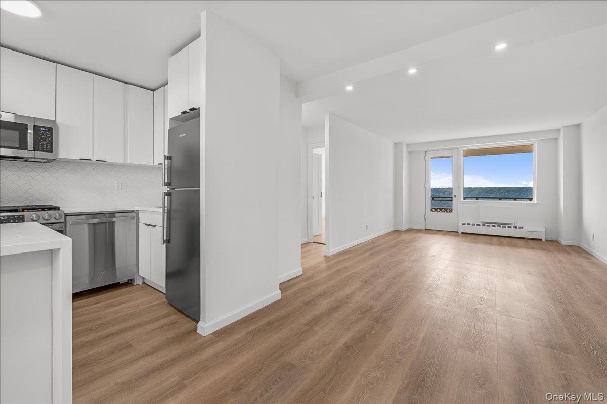 4th image of 5800 Arlington Ave #16L, New York, NY 10471 | MLS# 1040010