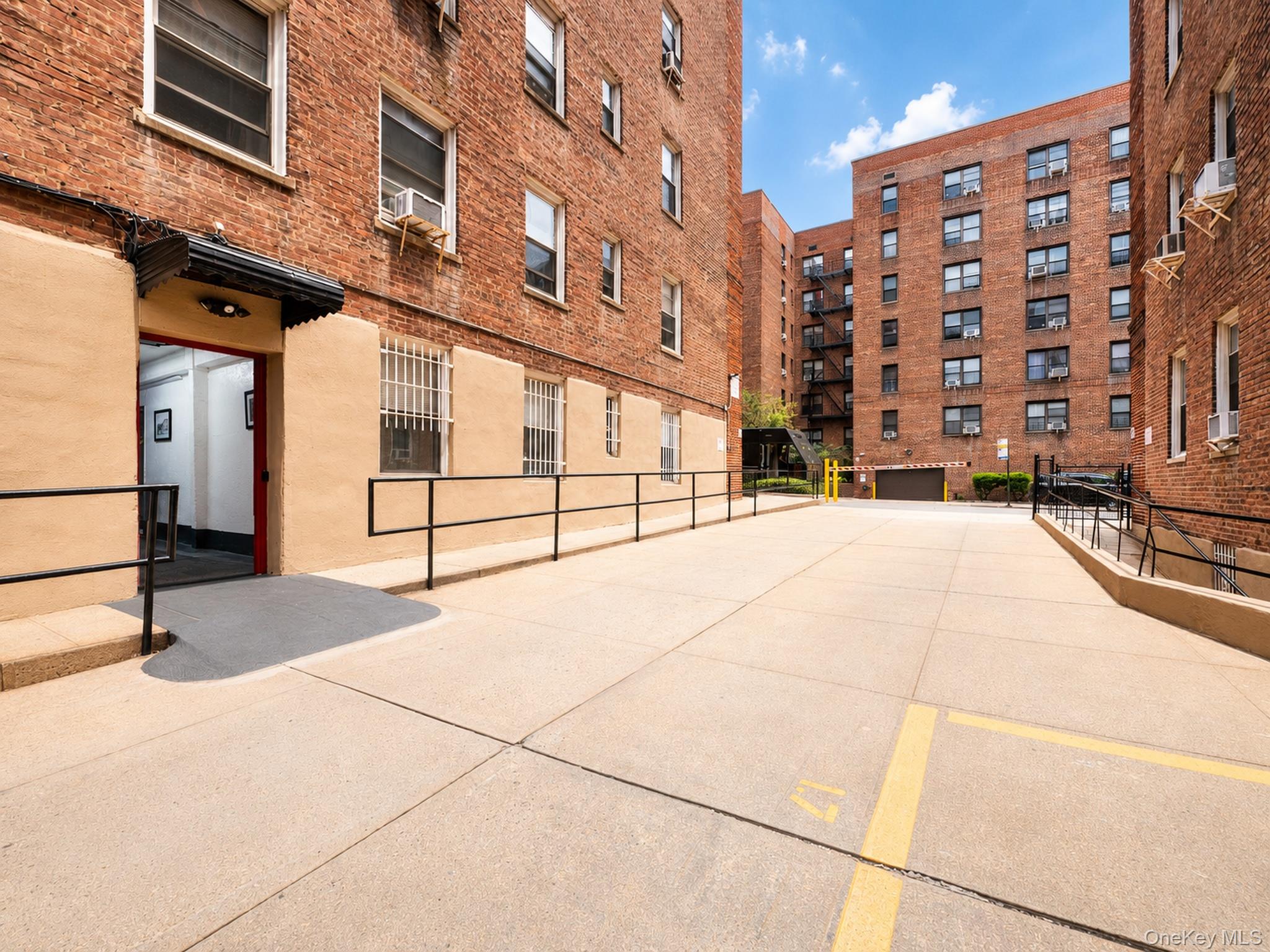 2nd image of 63-109 Saunders St, New York, NY 11374