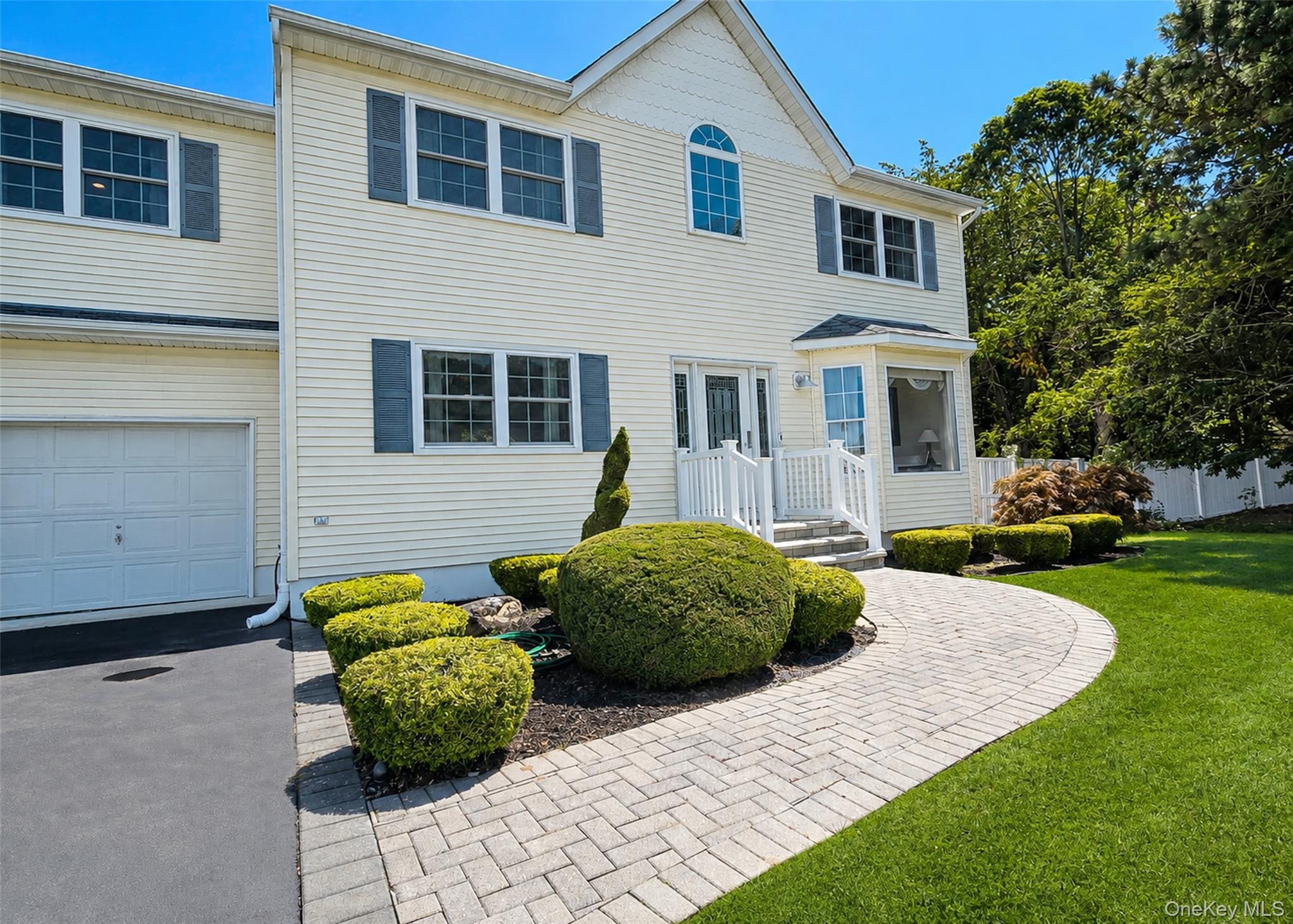 2nd image of 23 E Greentree Dr, Brookhaven, NY 11763 | MLS# 1040034