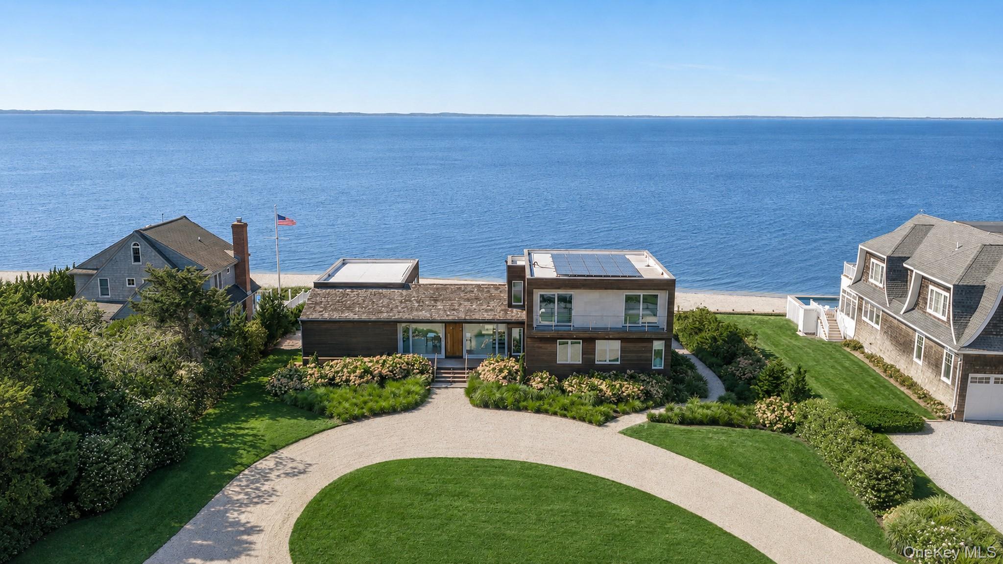 3rd image of 14 Peconic Crescent, Southampton, NY 11946 | MLS# 1040037