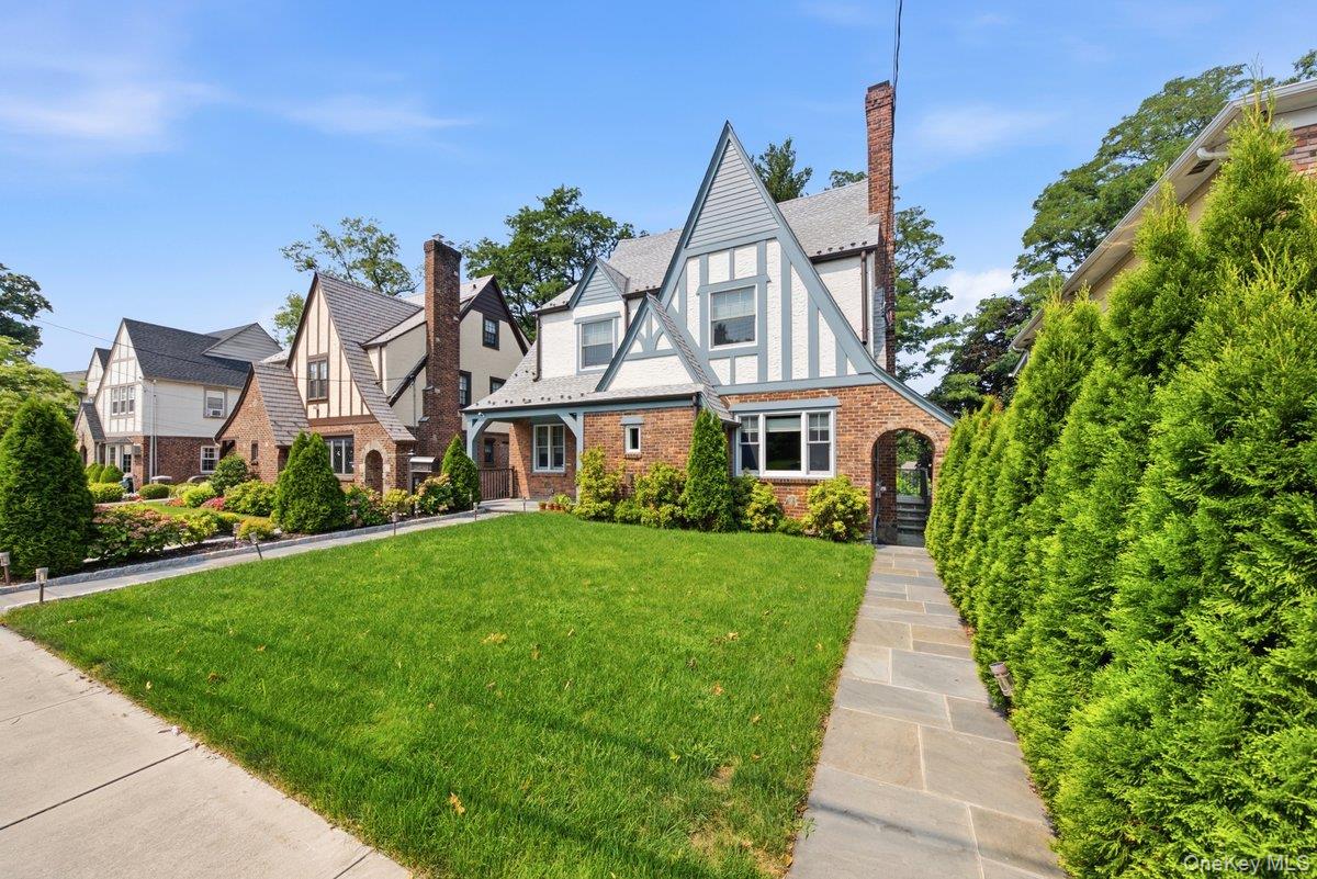 3rd image of 277 Devoe Ave, Yonkers, NY 10705 | MLS# 1040038