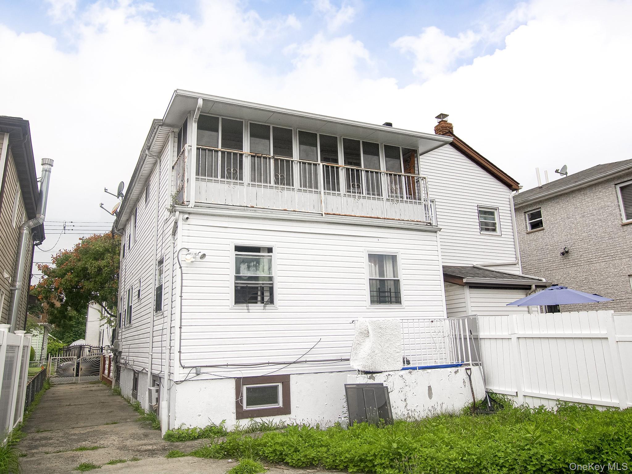3rd image of 14645 182nd St, New York, NY 11413 | MLS# 1040040